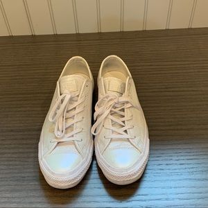*NOT INCLUDED* Converse, white leather iridescent